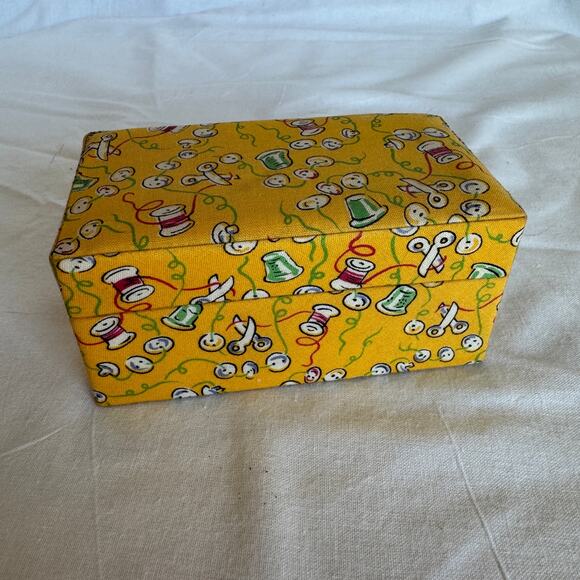 Muffy Vander Bear Thimbles Collectible Set of 3 Porcelain The Sewing Lesson NIB - Picture 7 of 8